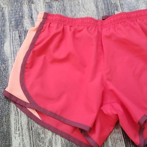 Nike WOMEN'S CORAL 2-IN-1 RUNNING SHORTS, SIZE MEDIUM - Picture 2 of 8